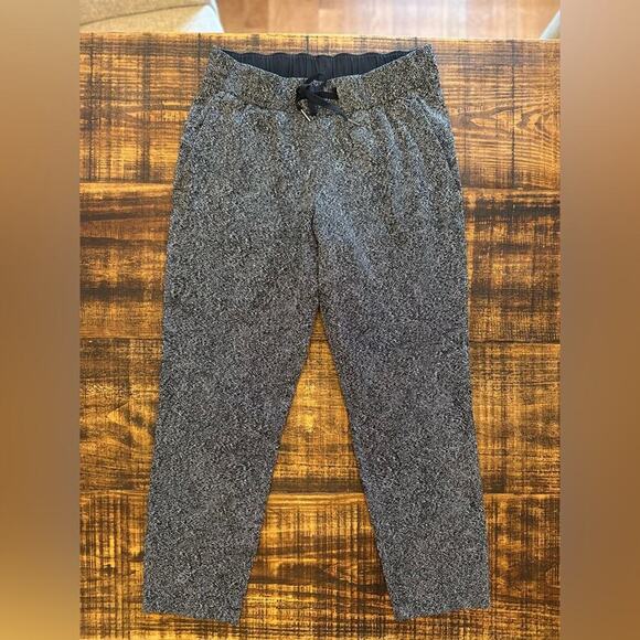 EUC- Lululemon On the Fly Pants - Picture 3 of 7